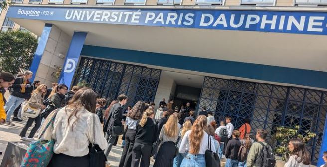 Dauphine student murder, Paris student tribute, Philippine Le Noir death, Bois de Boulogne crime, Dauphine University tragedy,