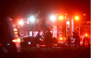 plane crash dc, american airlines, dc plane crash, american airlines crash, black hawk helicopter, Reagan airplane crash,