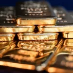 Gold price surge, Safe-haven investment, Trump tariffs impact, Ukraine war economy, US dollar fluctuation, Central bank gold reserves,